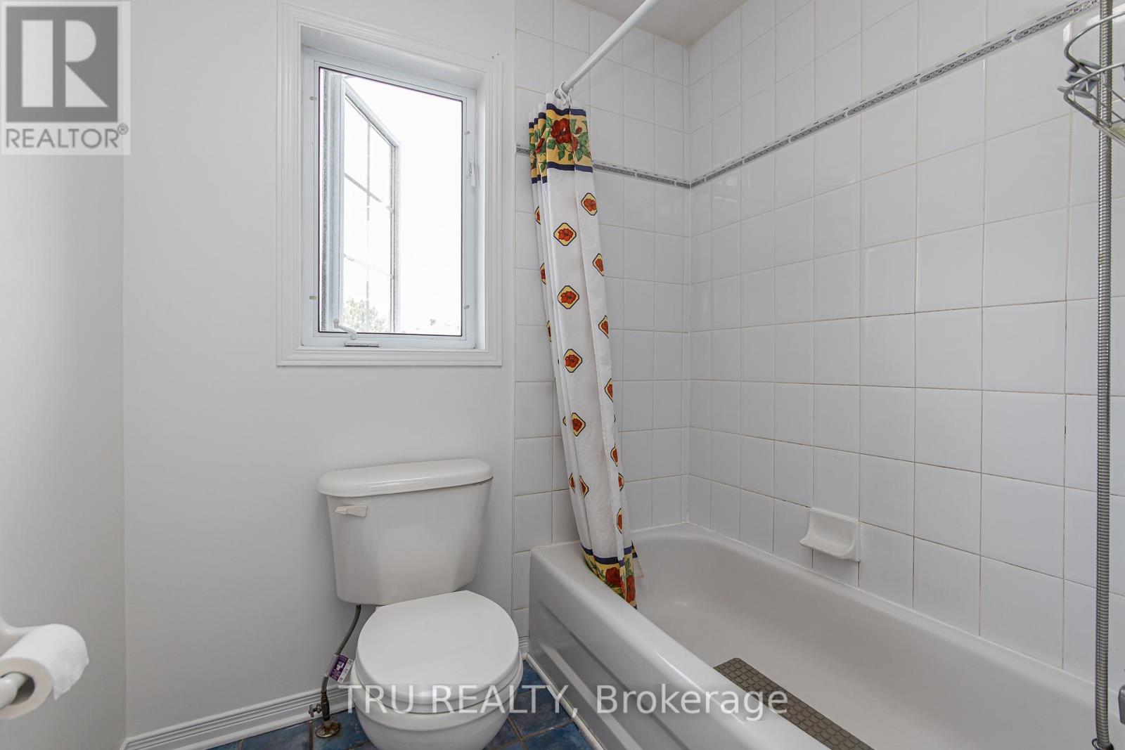 3 Bed, 2 Bath House for Sale in Ottawa – 135 MARGRAVE AVENUE, Ottawa – MLS# X13447734 - Image 35