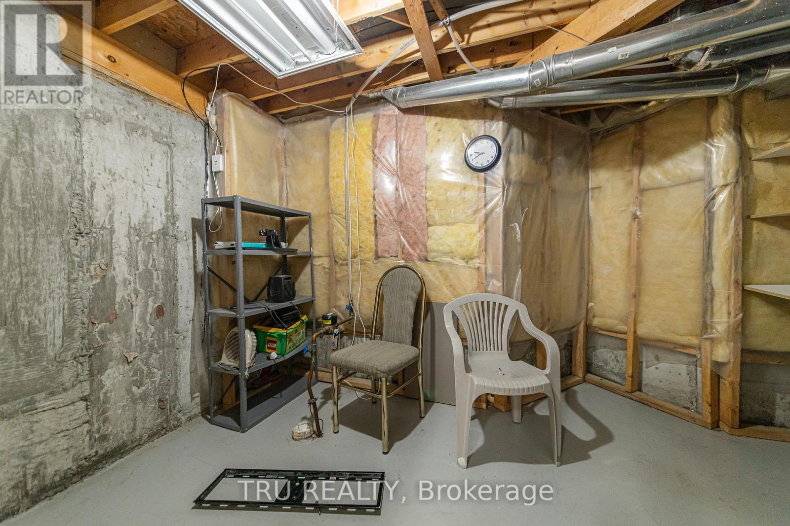 3 Bed, 2 Bath House for Sale in Ottawa – 135 MARGRAVE AVENUE, Ottawa – MLS# X13447734 - Image 40