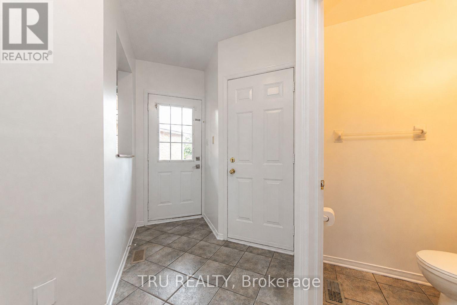 3 Bed, 2 Bath House for Sale in Ottawa – 135 MARGRAVE AVENUE, Ottawa – MLS# X13447734 - Image 7
