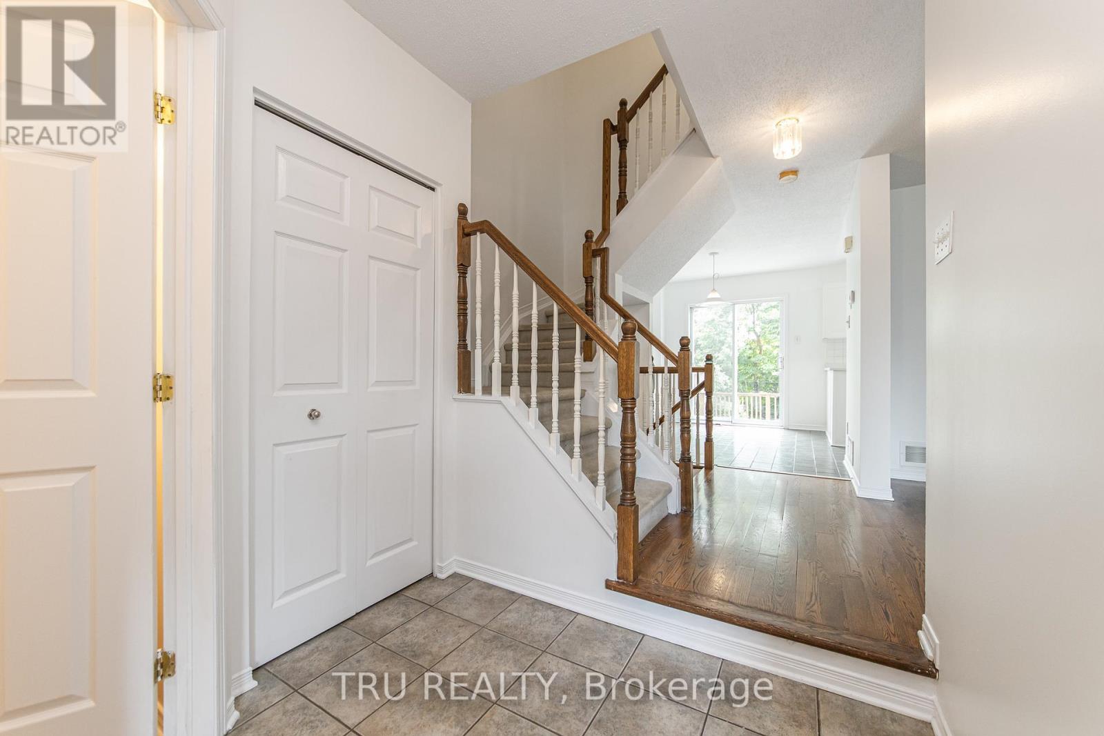 3 Bed, 2 Bath House for Sale in Ottawa – 135 MARGRAVE AVENUE, Ottawa – MLS# X13447734 - Image 8