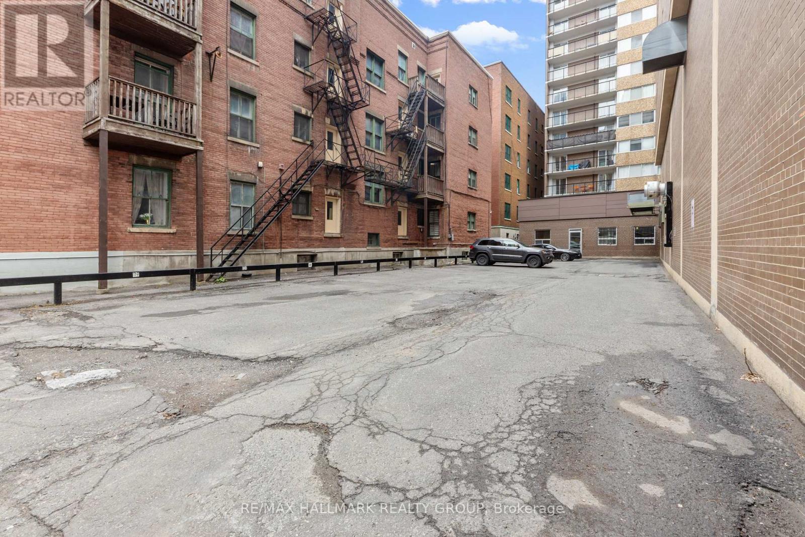 Retail for Rent in Ottawa – 237 SOMERSET STREET W, Ottawa – MLS# X13447764 - Image 6