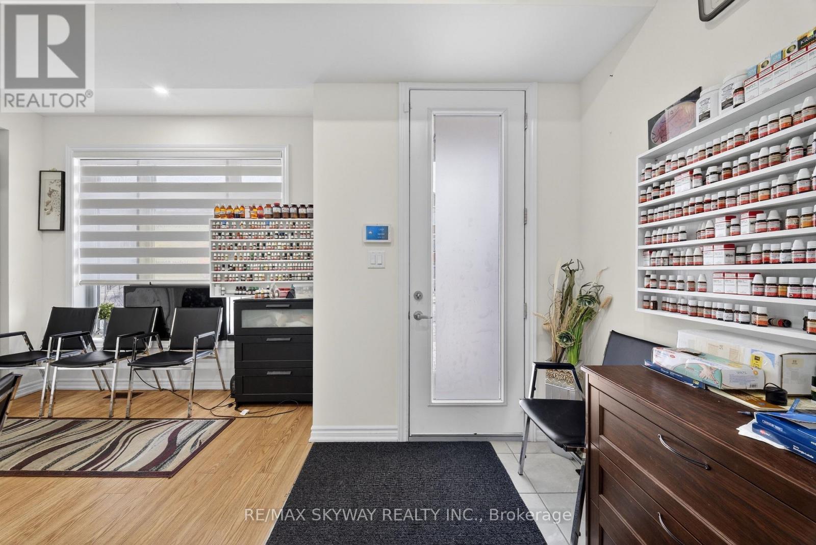 20 RAVENBURY STREET N - 11