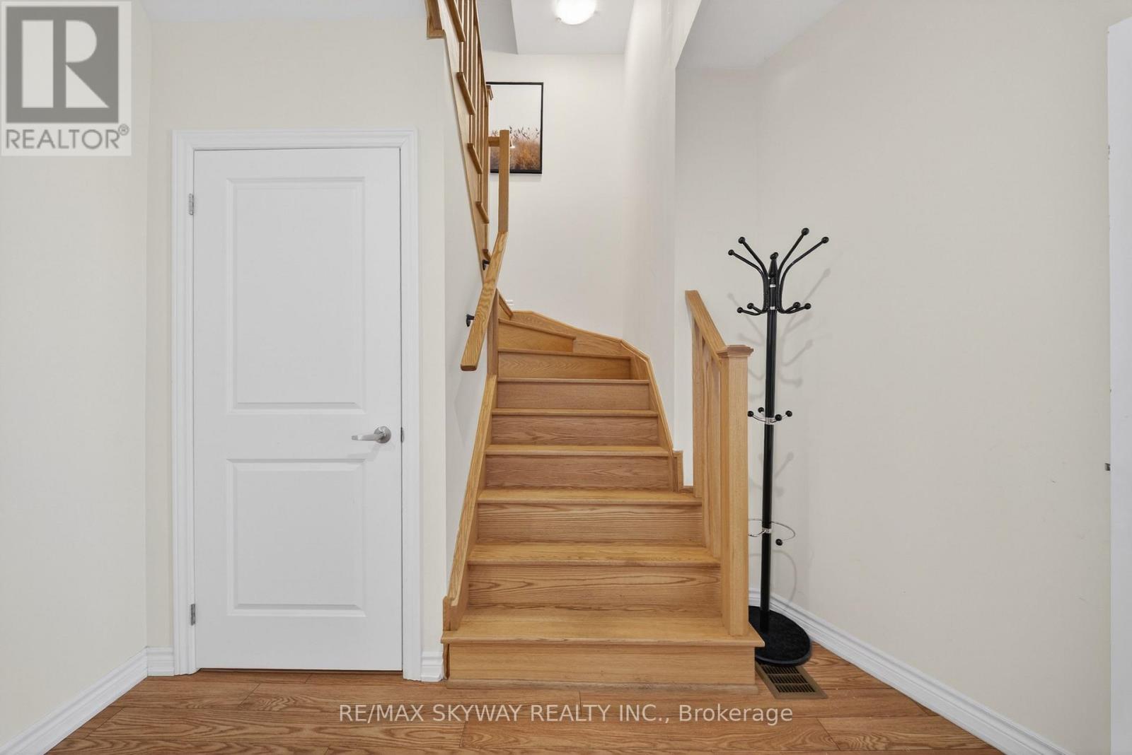 20 RAVENBURY STREET N - 16
