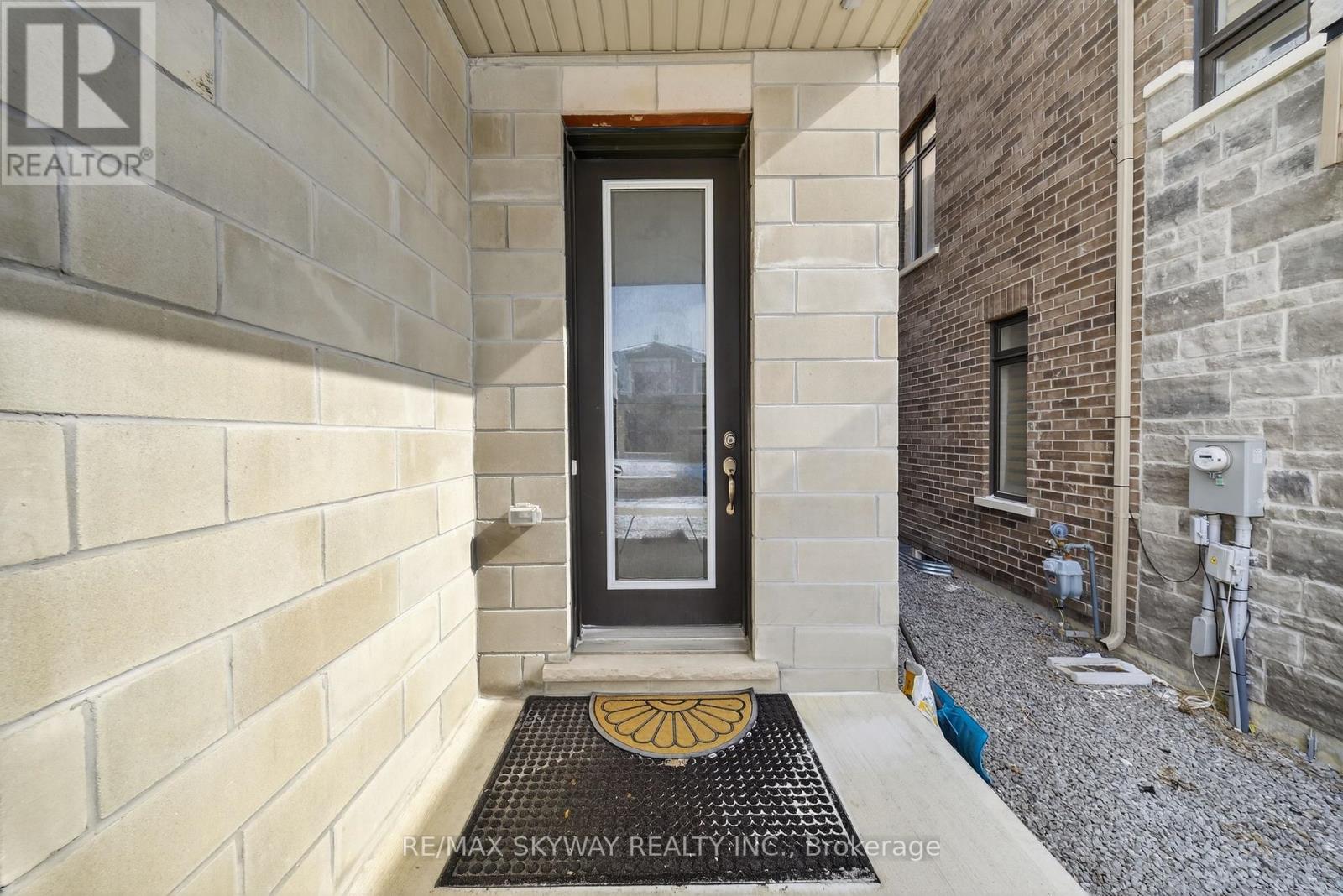 20 RAVENBURY STREET N - 4