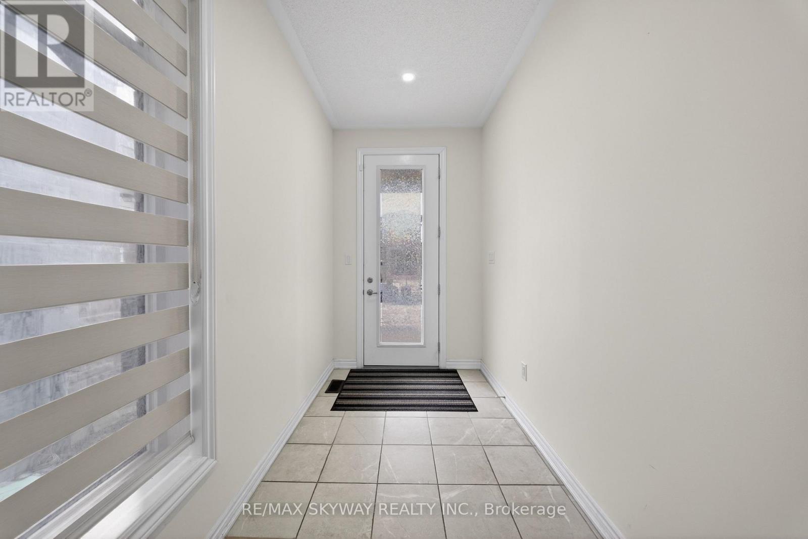 20 RAVENBURY STREET N - 5