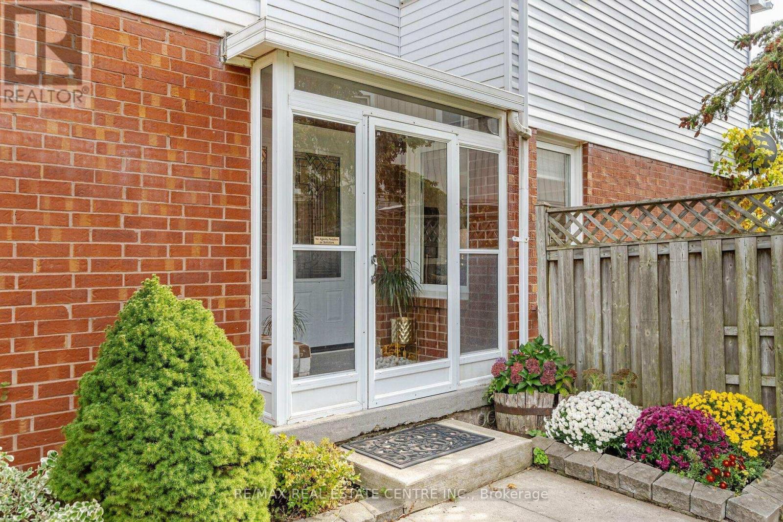 2046 GLENADA CRESCENT - 2