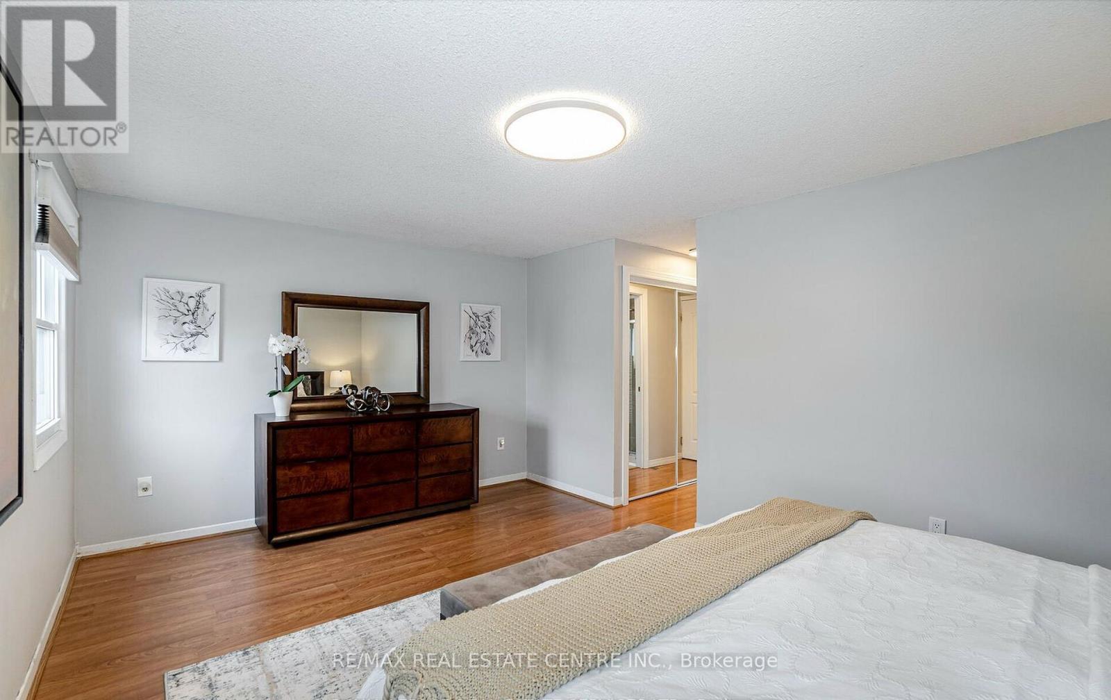 2046 GLENADA CRESCENT - 21