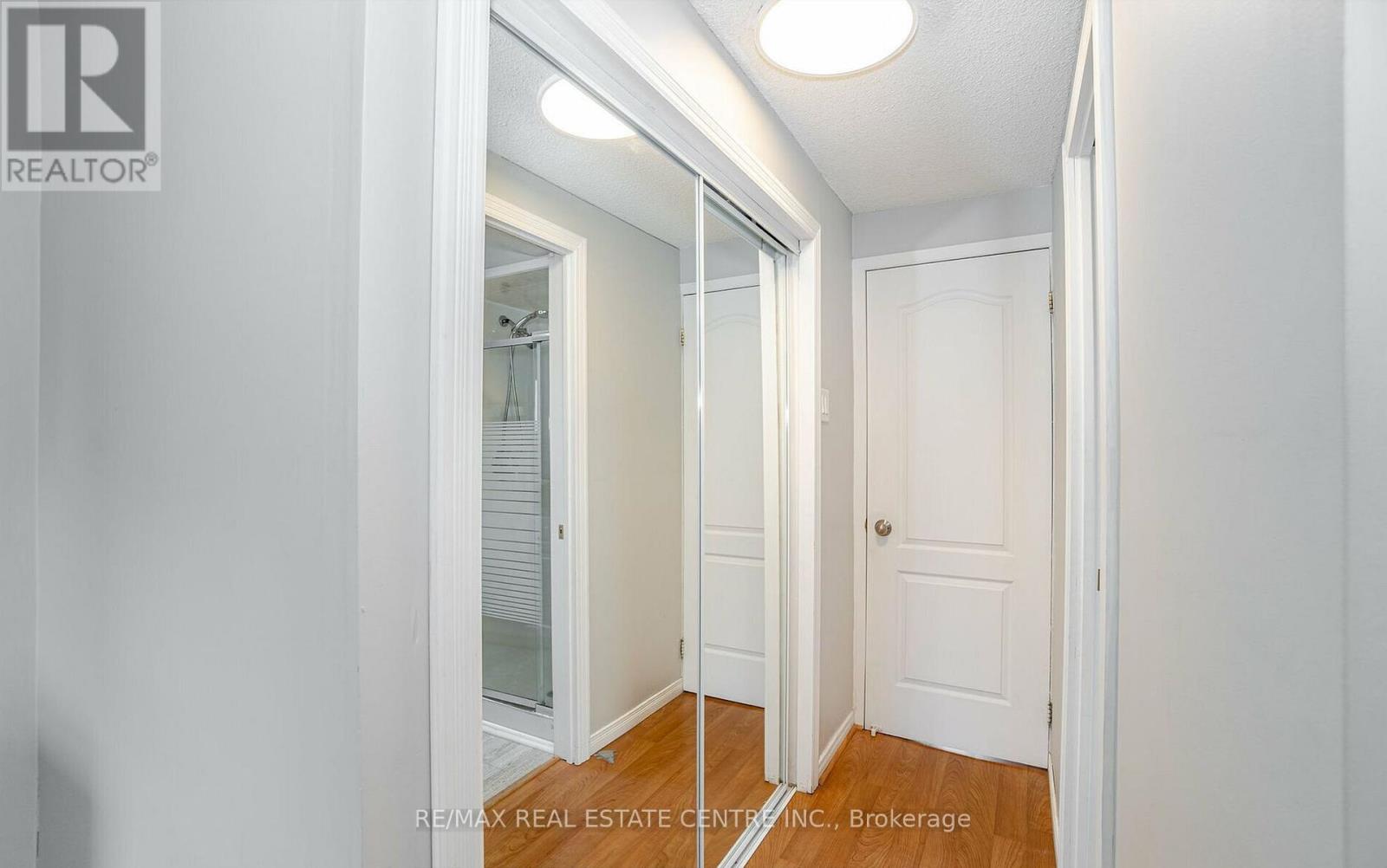 2046 GLENADA CRESCENT - 22