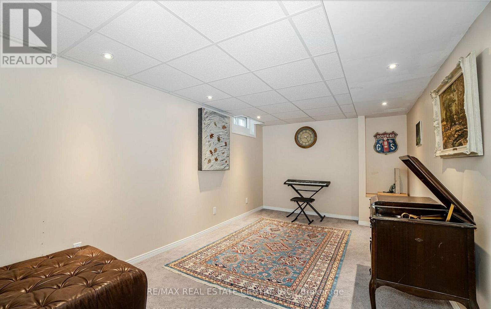 2046 GLENADA CRESCENT - 31