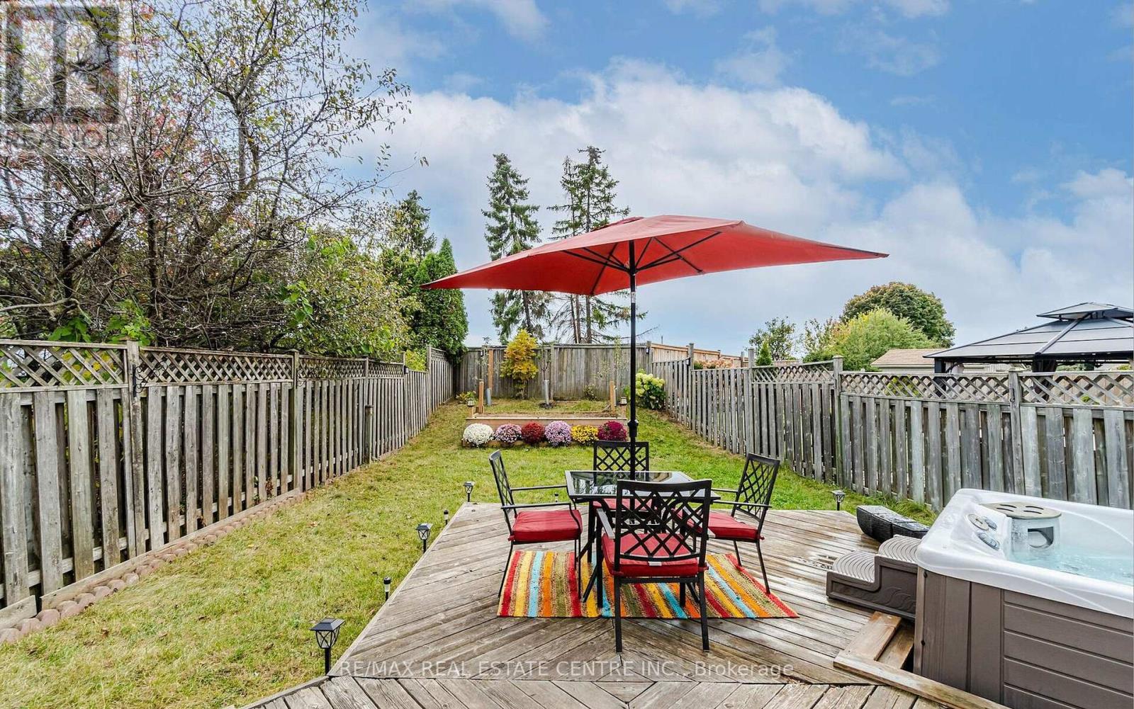 2046 GLENADA CRESCENT - 37