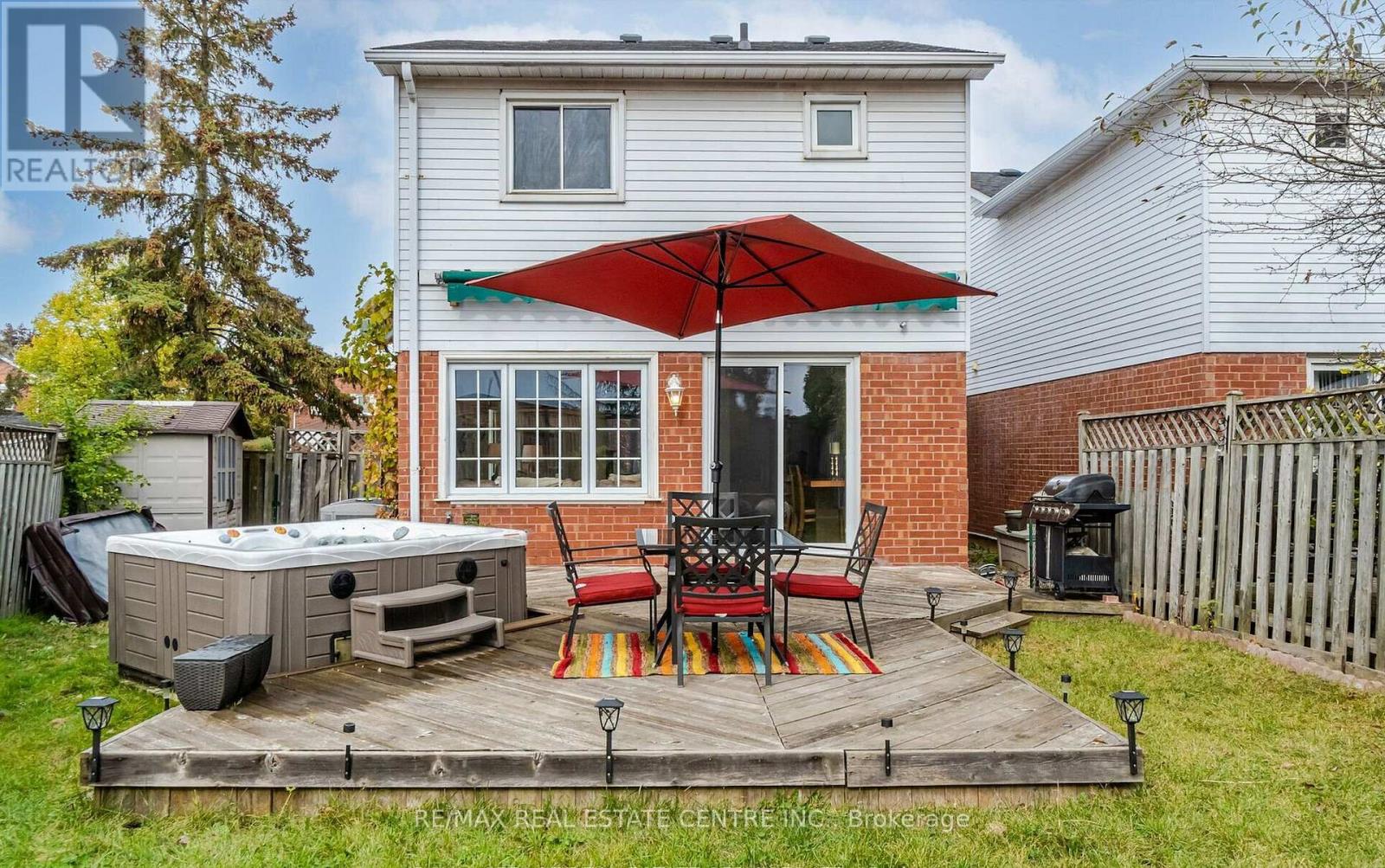 2046 GLENADA CRESCENT - 38