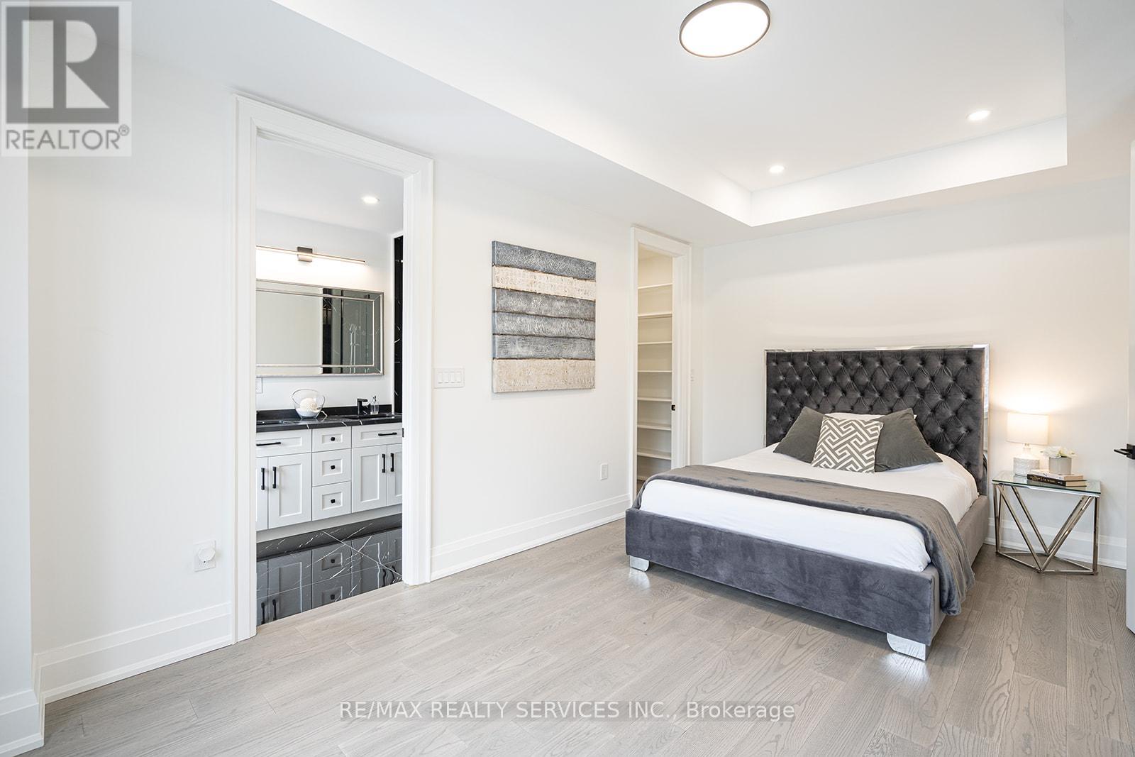 3 BONNYVIEW DRIVE - 33