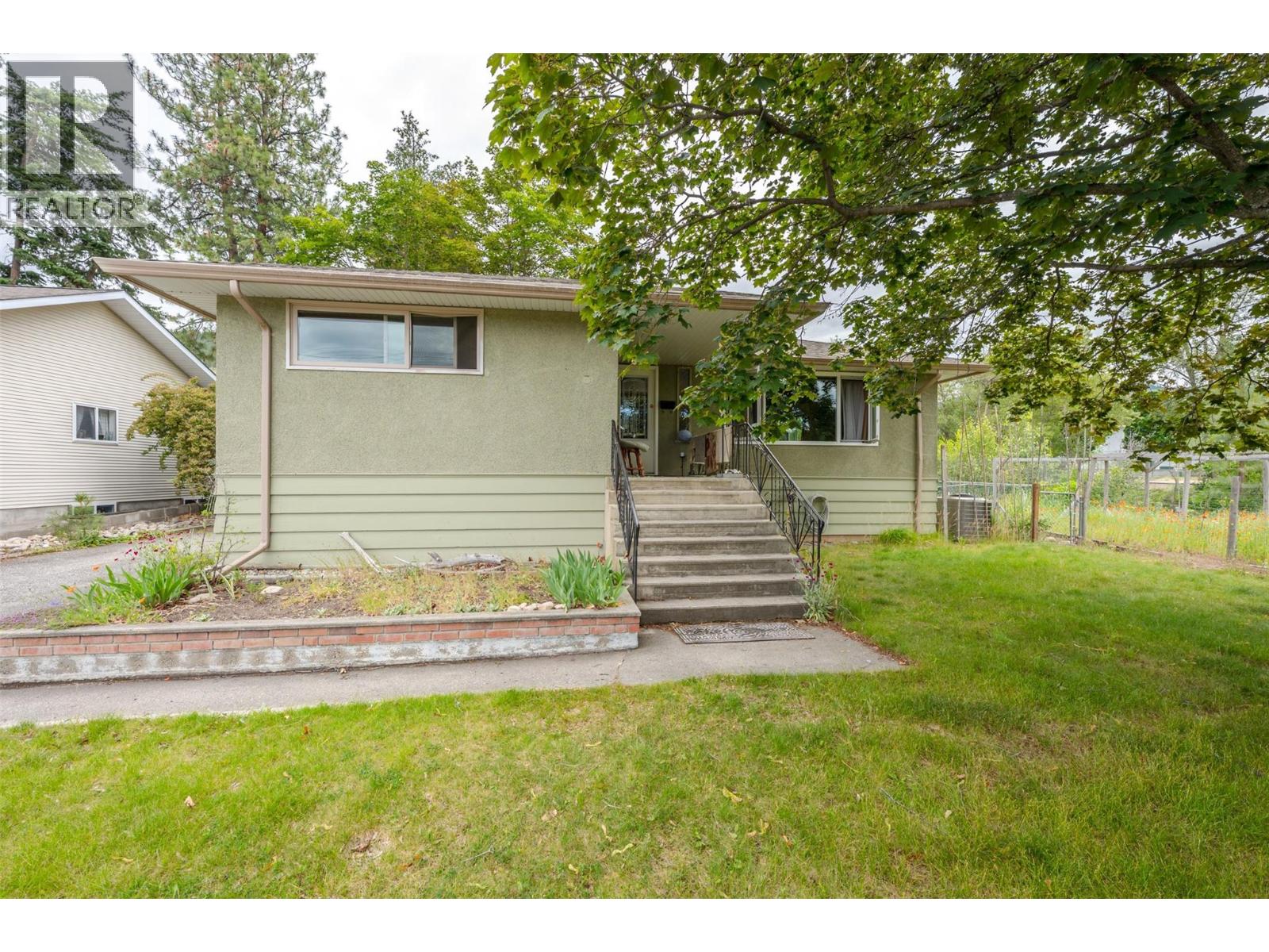 950 Hull Street, Penticton