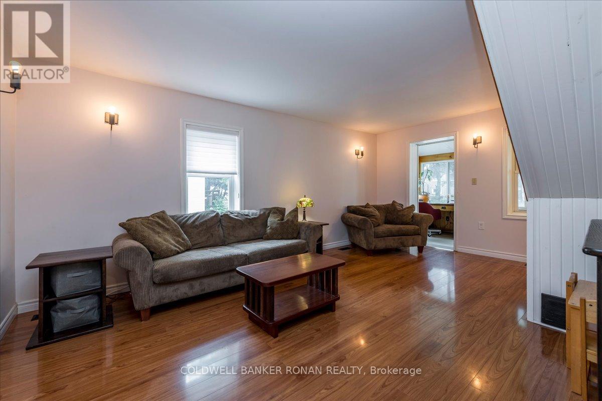116 MAIN STREET W - 13