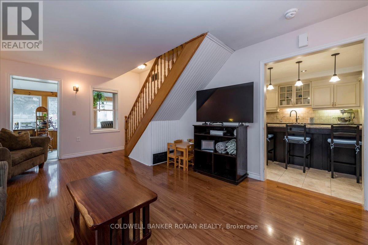 116 MAIN STREET W - 14