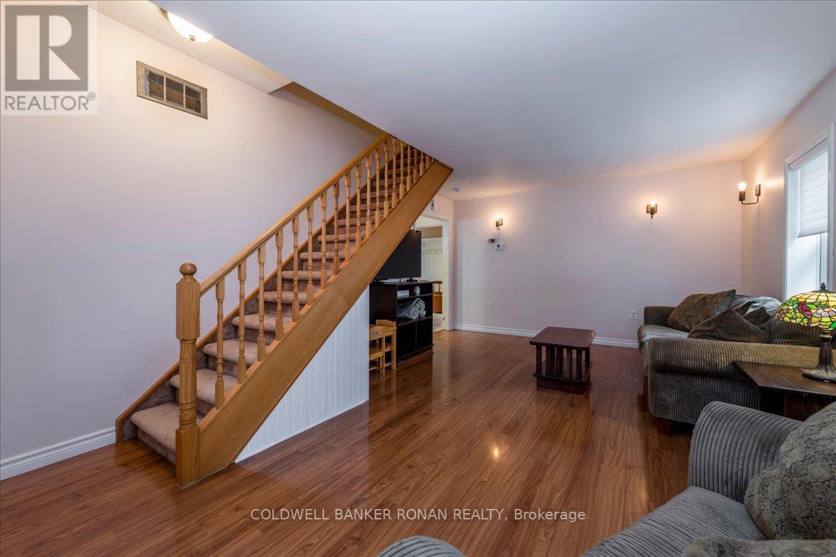 116 MAIN STREET W - 15
