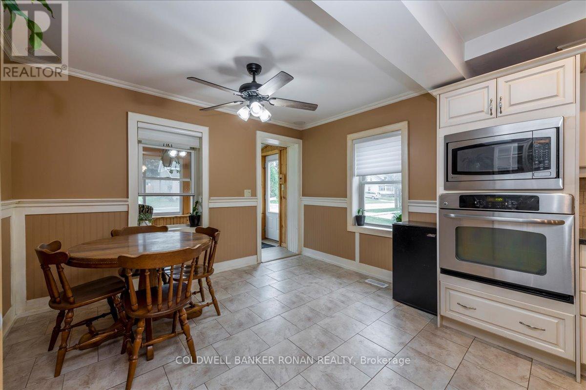 116 MAIN STREET W - 6
