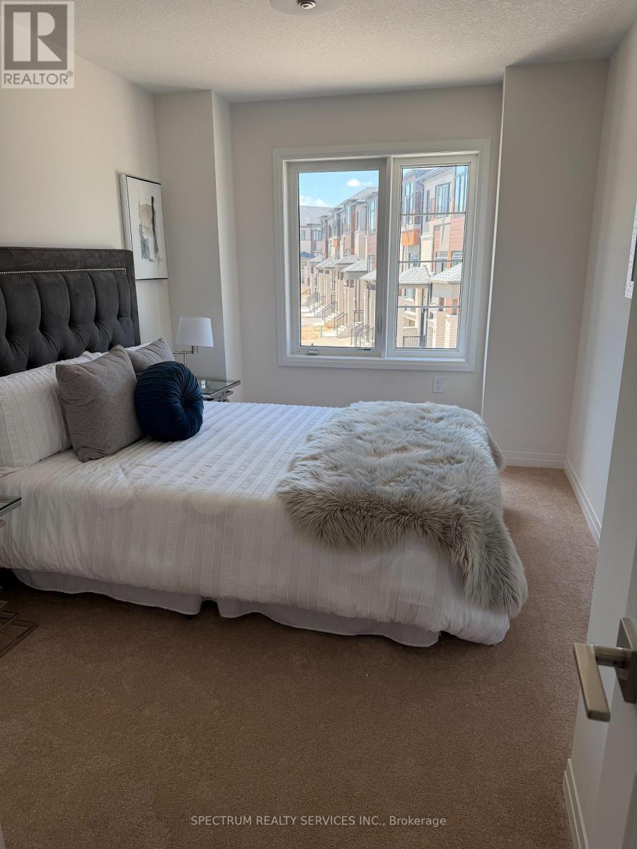 #27 660 COLBORNE STREET W - 12