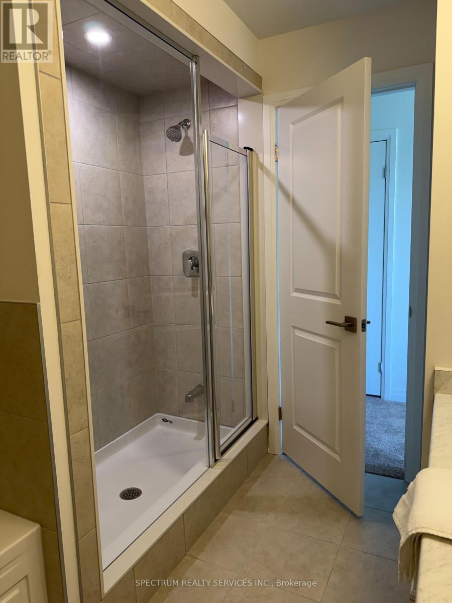 #27 660 COLBORNE STREET W - 16