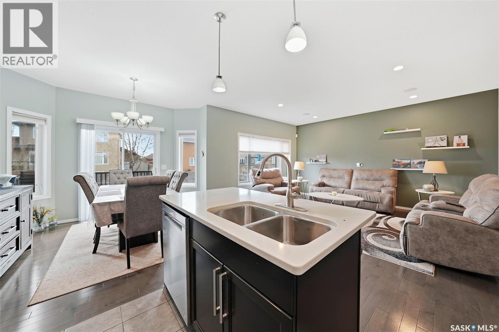 519 Rempel MANOR - 16