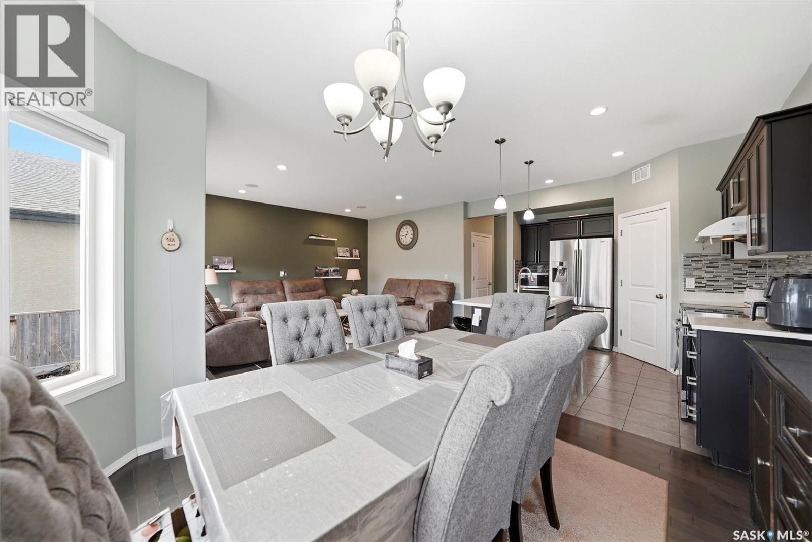 519 Rempel MANOR - 12