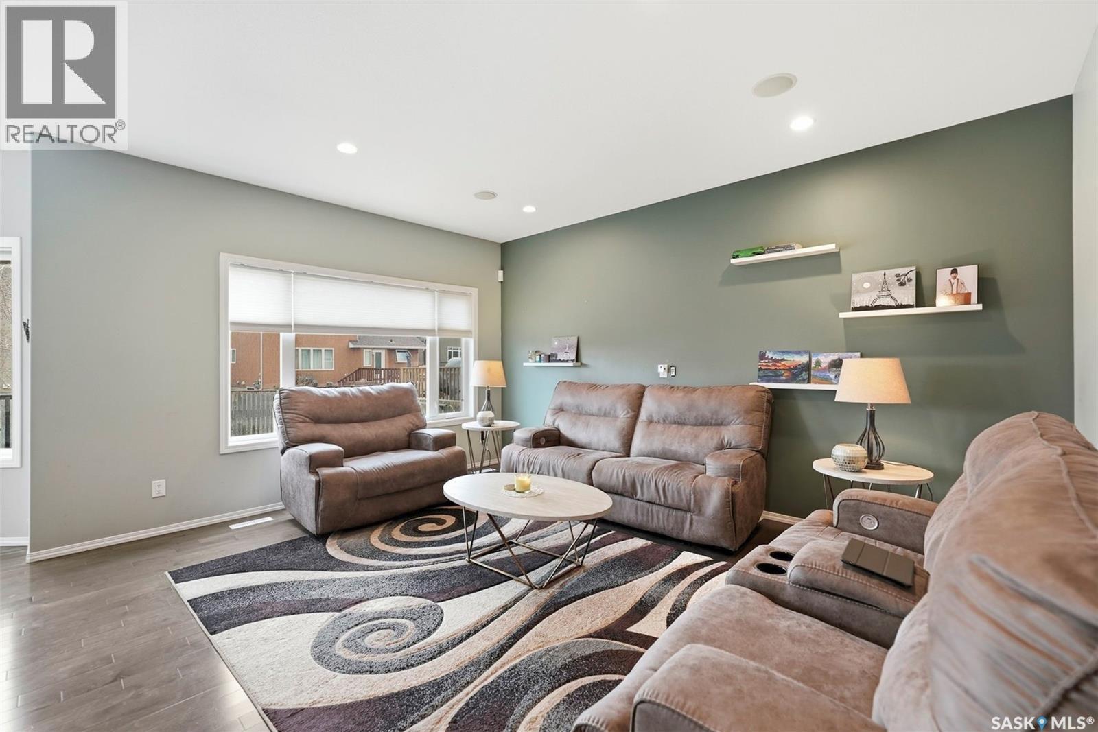 519 Rempel MANOR - 8