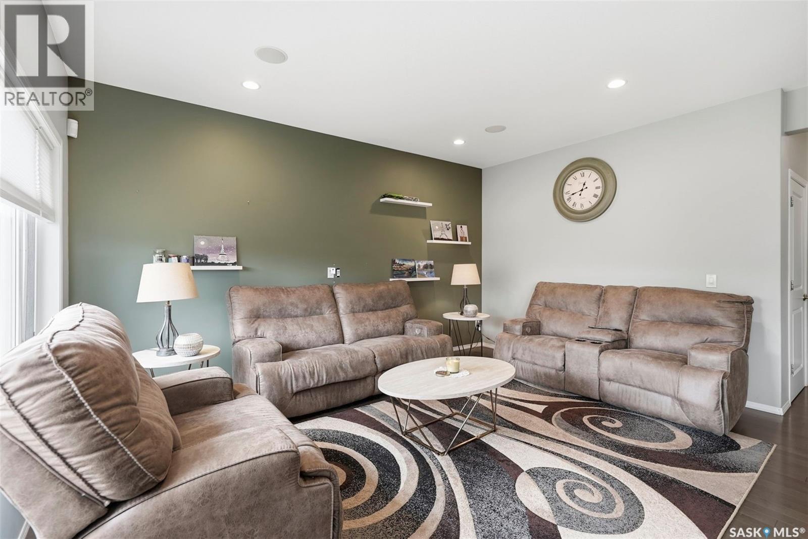 519 Rempel MANOR - 9