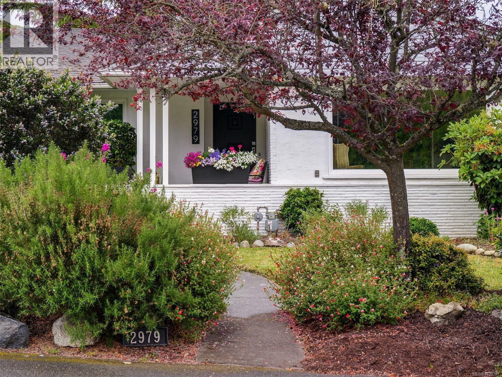 2979 Westdowne Rd - 2
