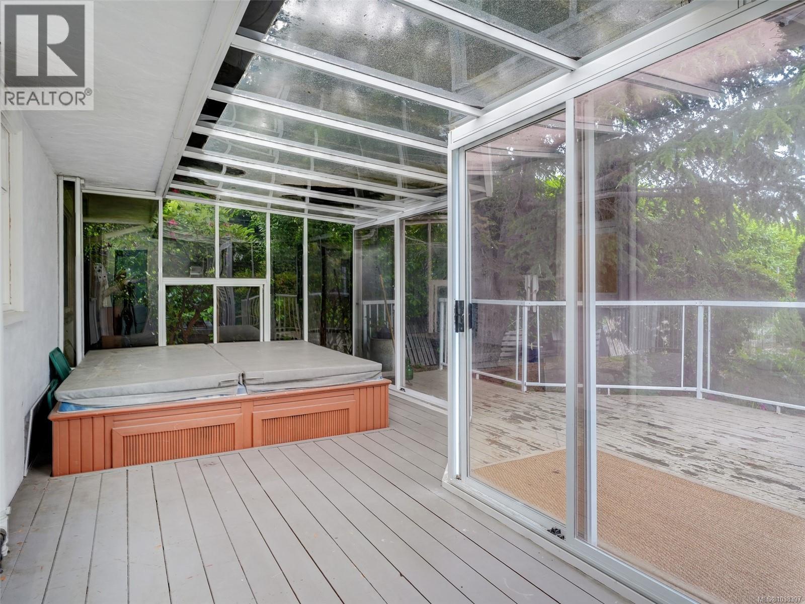 2979 Westdowne Rd - 22