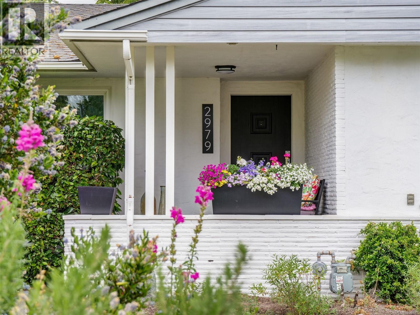 2979 Westdowne Rd - 3