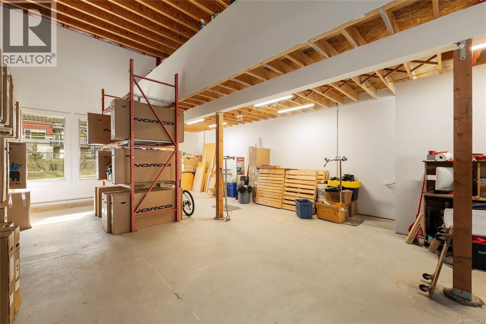 105 2302 Millstream Road, Langford