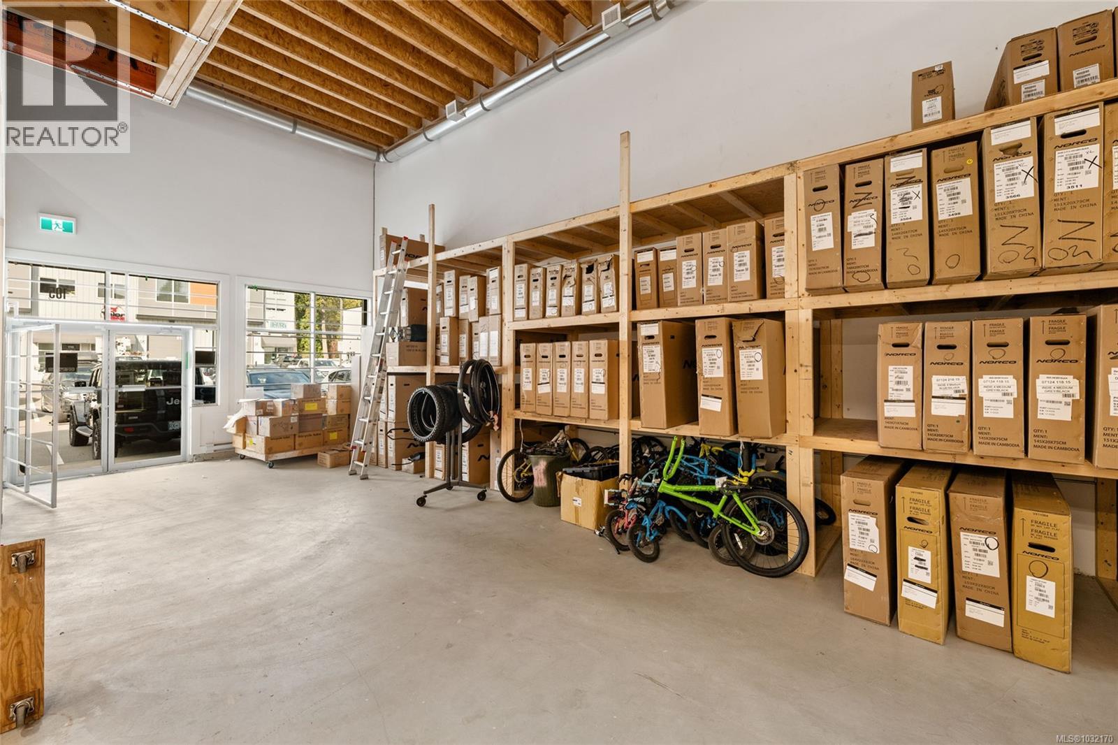 105 2302 Millstream Road, Langford