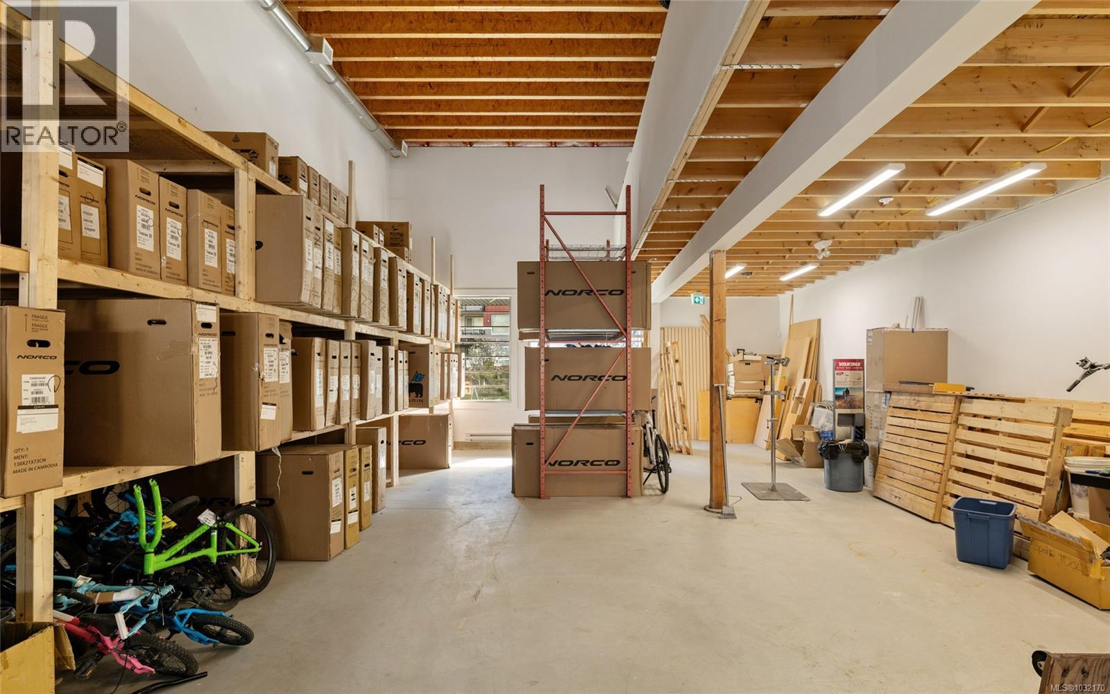 105 2302 Millstream Road, Langford