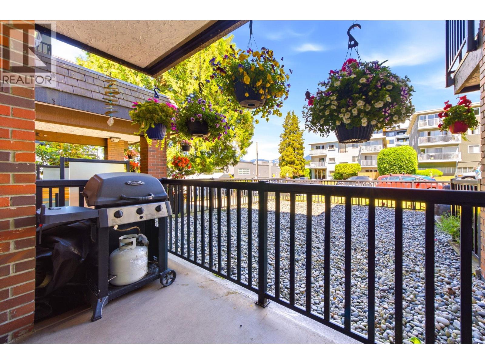 101 123 E 19TH STREET, North Vancouver