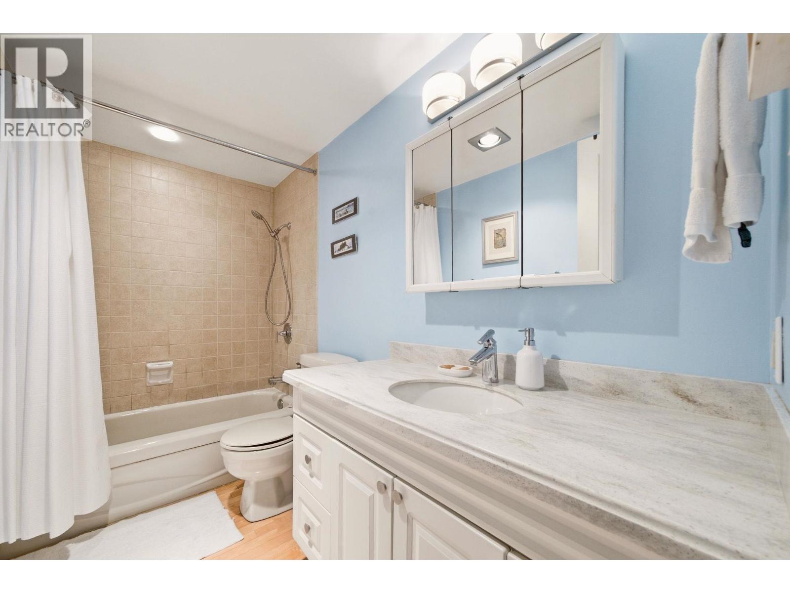 101 123 E 19TH STREET, North Vancouver