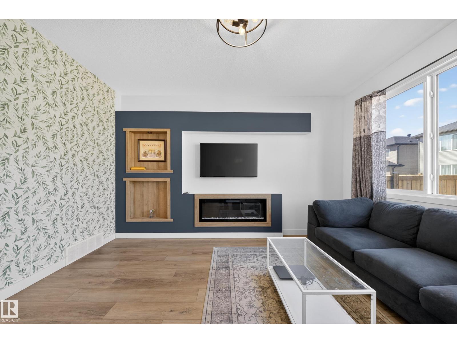1684 12 ST NW — photo 10