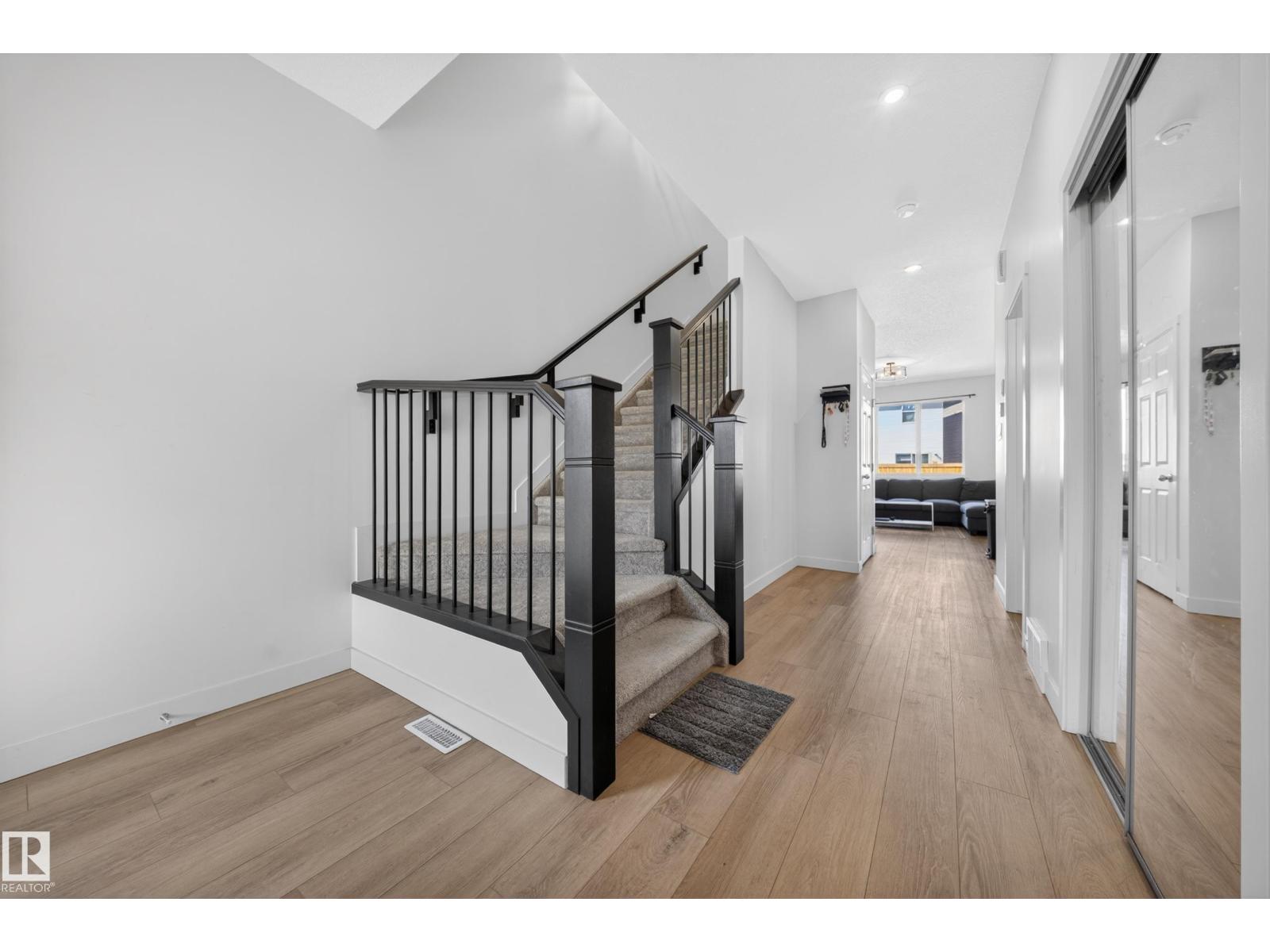 1684 12 ST NW - photo 4