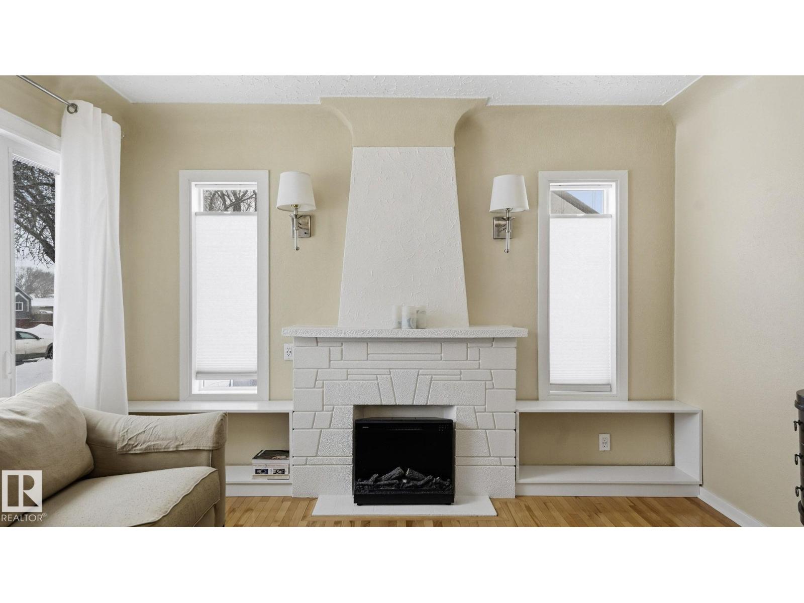 12338 91 ST NW - 5