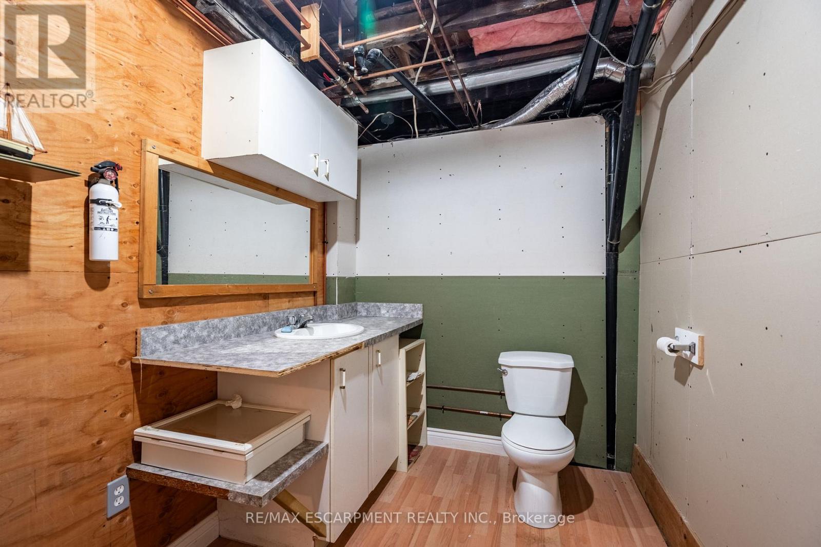 154-156 FREELTON ROAD - 9
