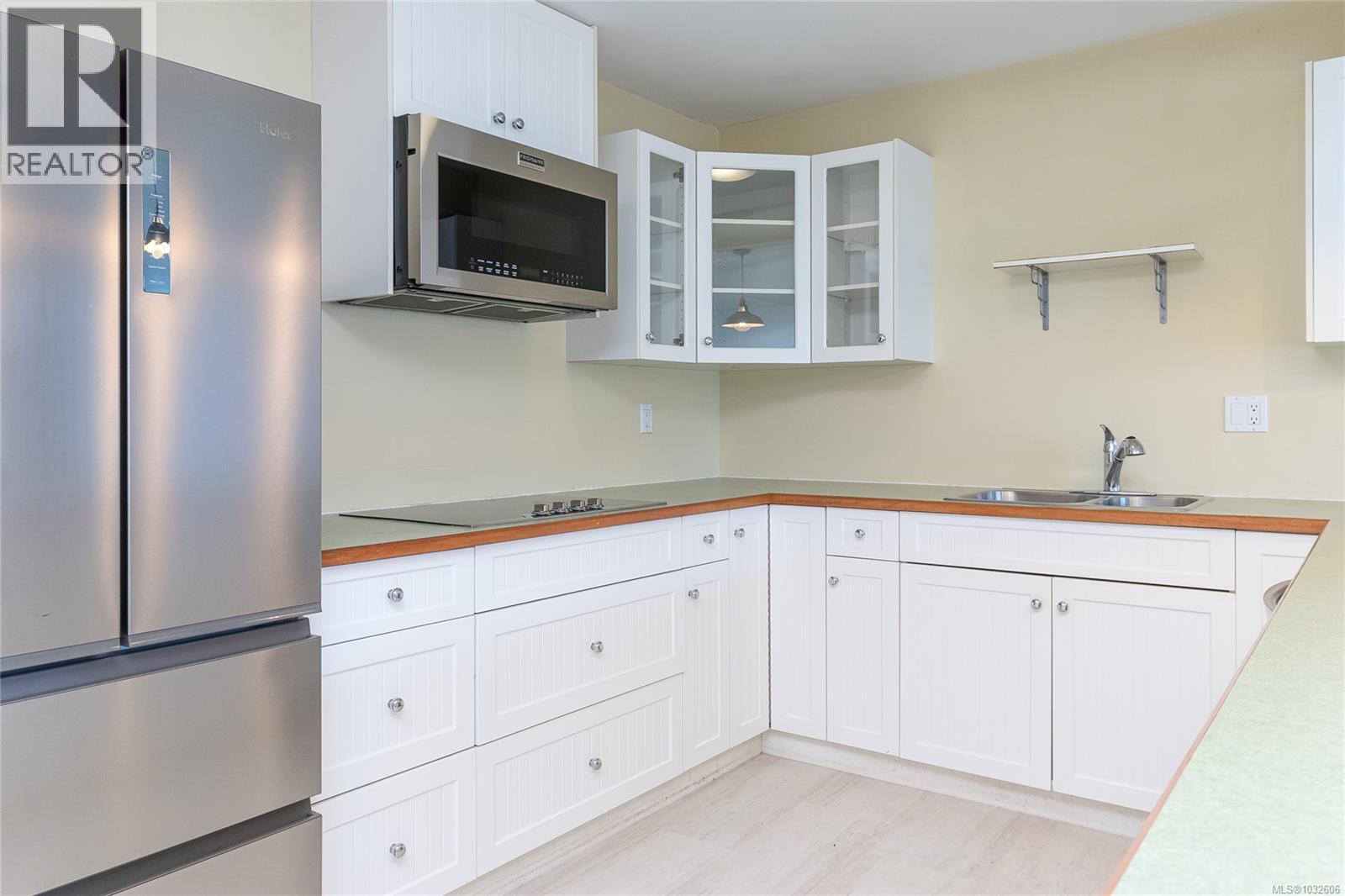 #204 1715 Pritchard St - 17