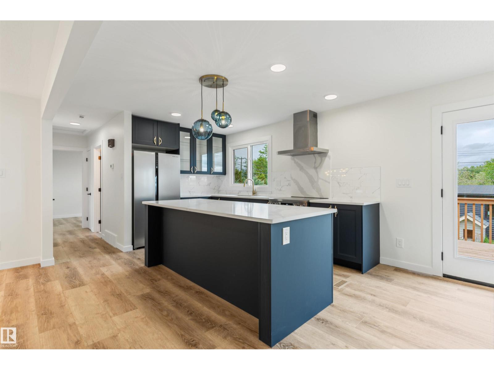 4735 49 A ST — photo 16