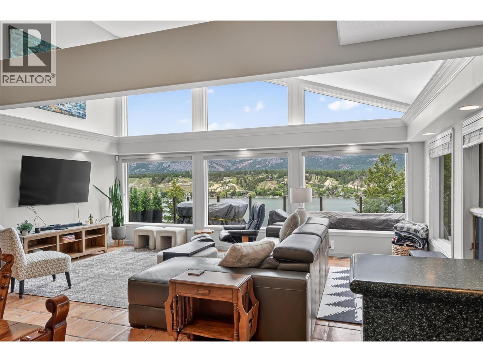 821 4th Avenue - 5