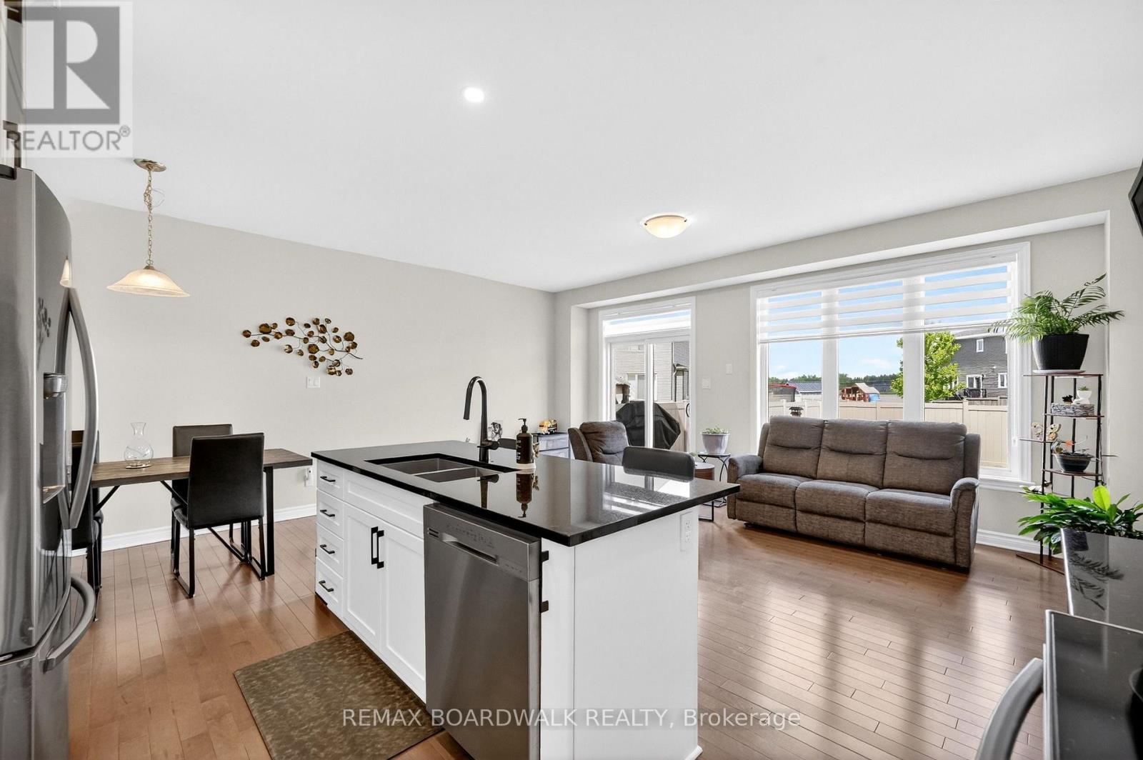 2 DUNCANVILLE STREET - 8