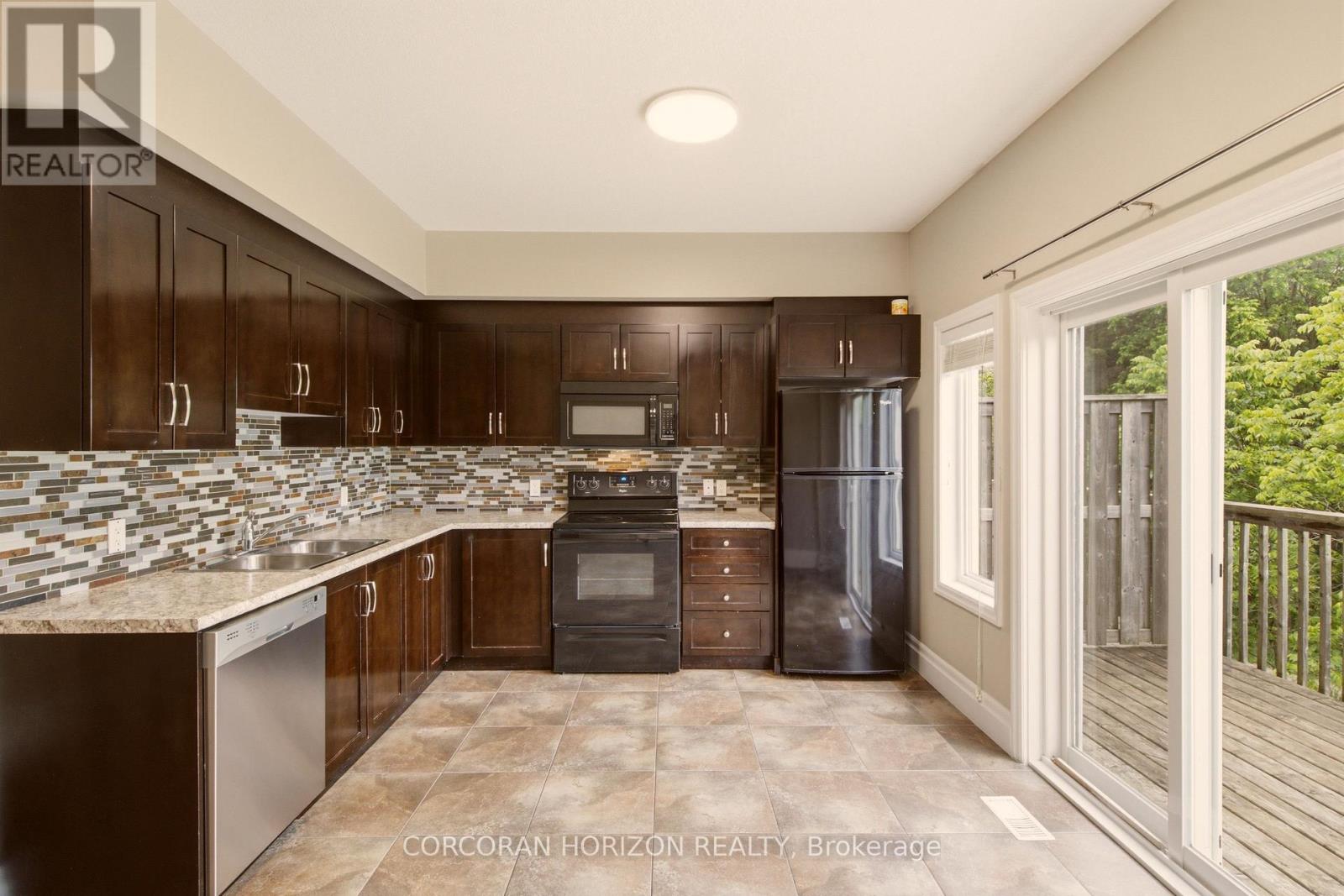 #14 1180 COUNTRYSTONE DRIVE - 10