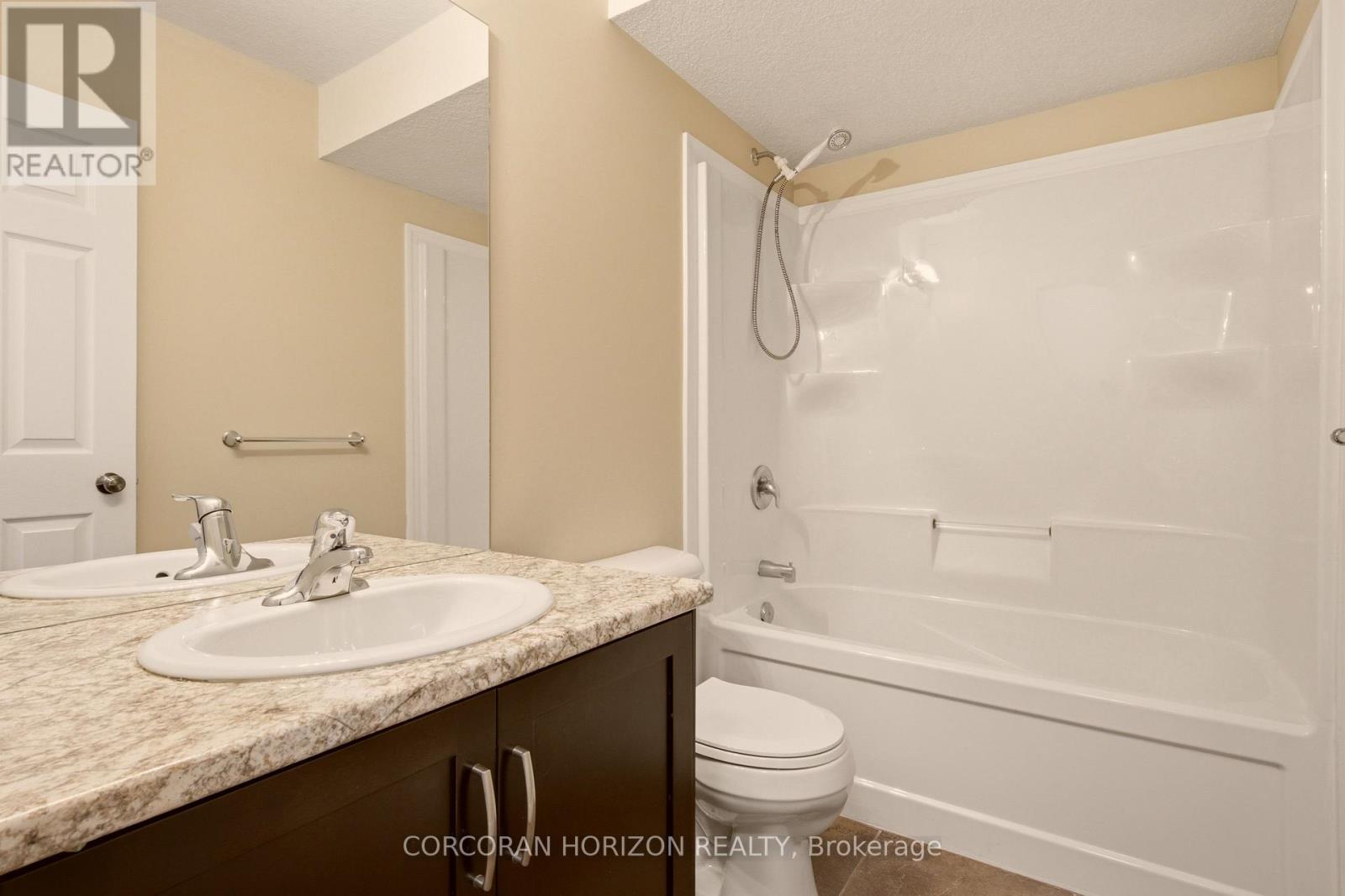 #14 1180 COUNTRYSTONE DRIVE - 18