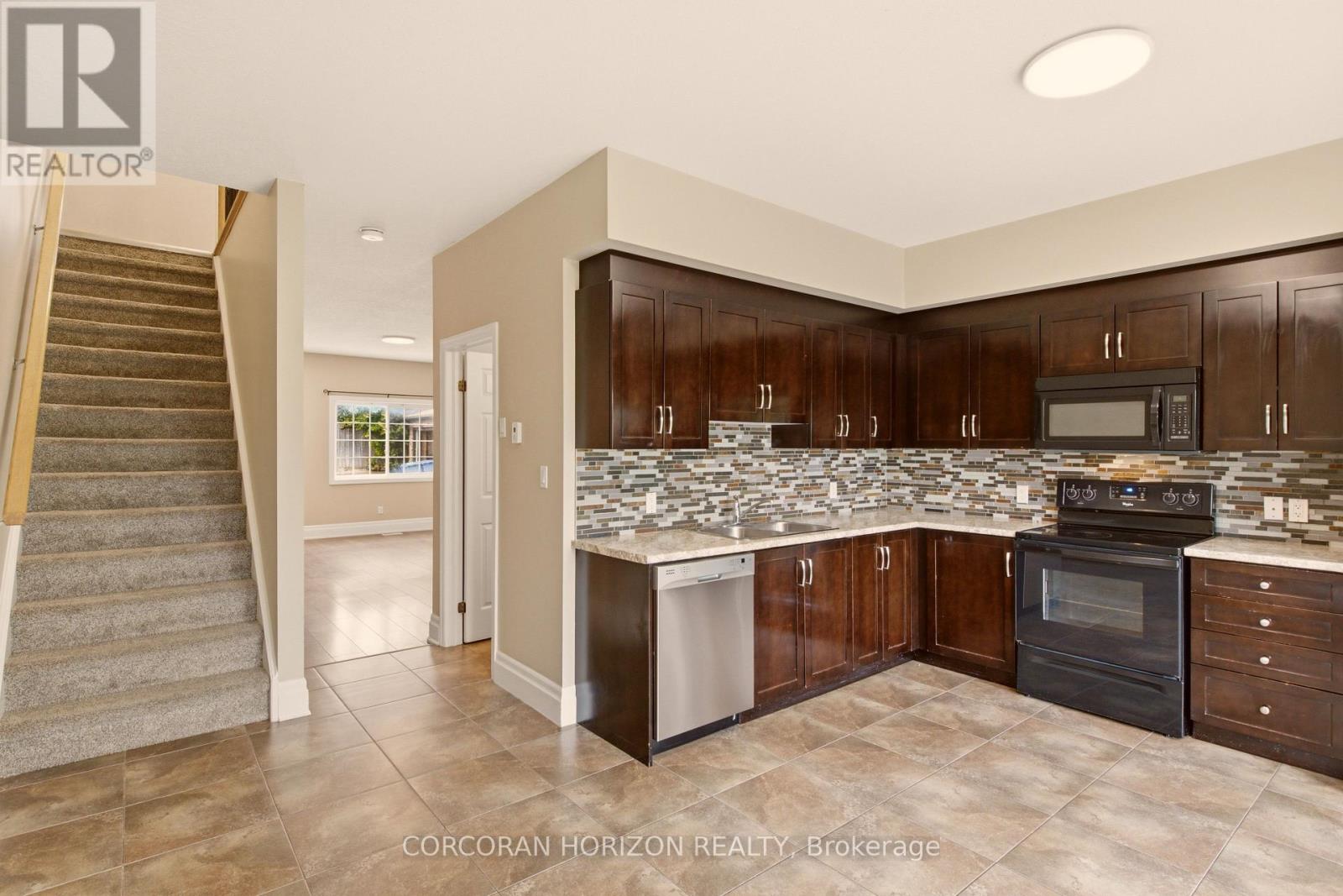 #14 1180 COUNTRYSTONE DRIVE - 9