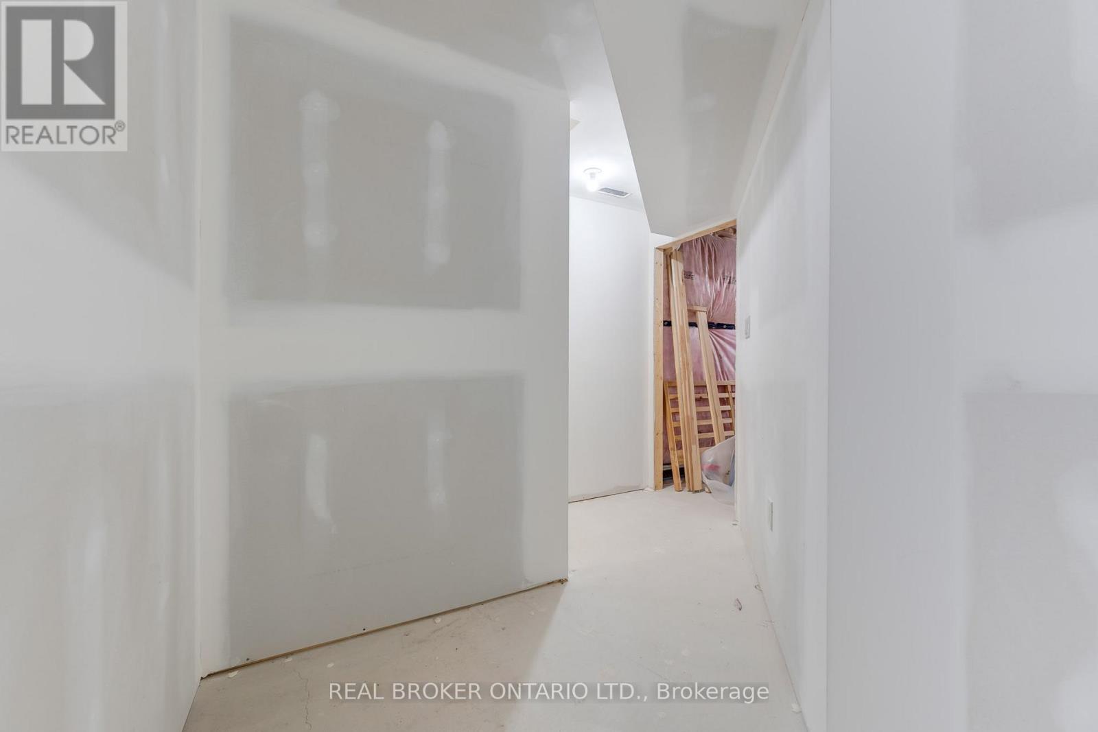 123 SYCAMORE STREET - 32