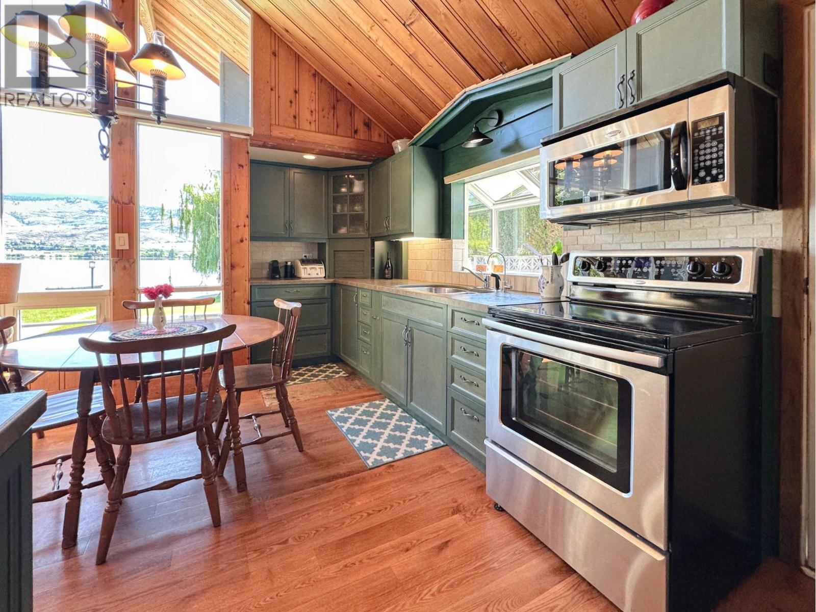 1601 85th Street, Osoyoos