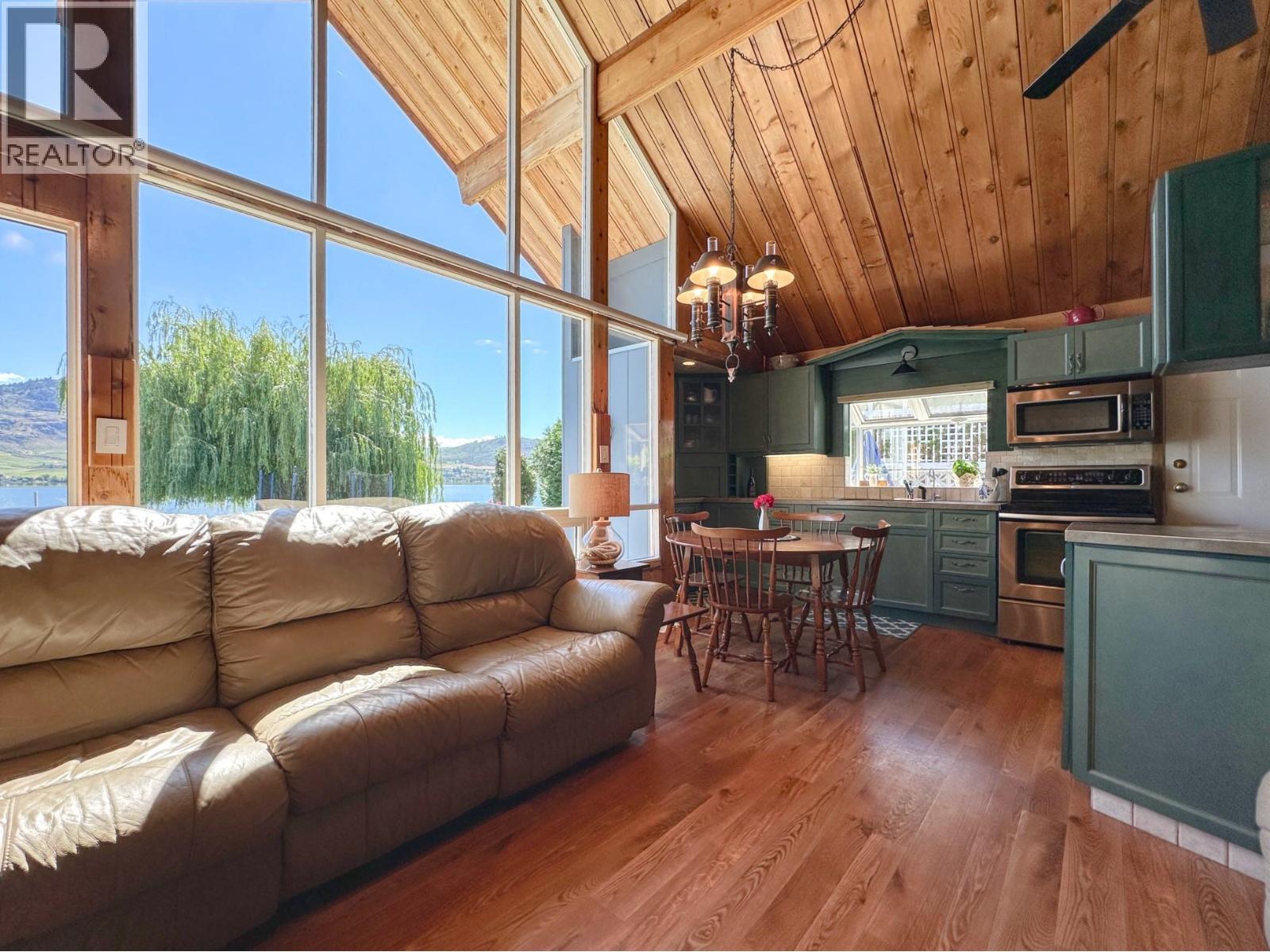 1601 85th Street, Osoyoos