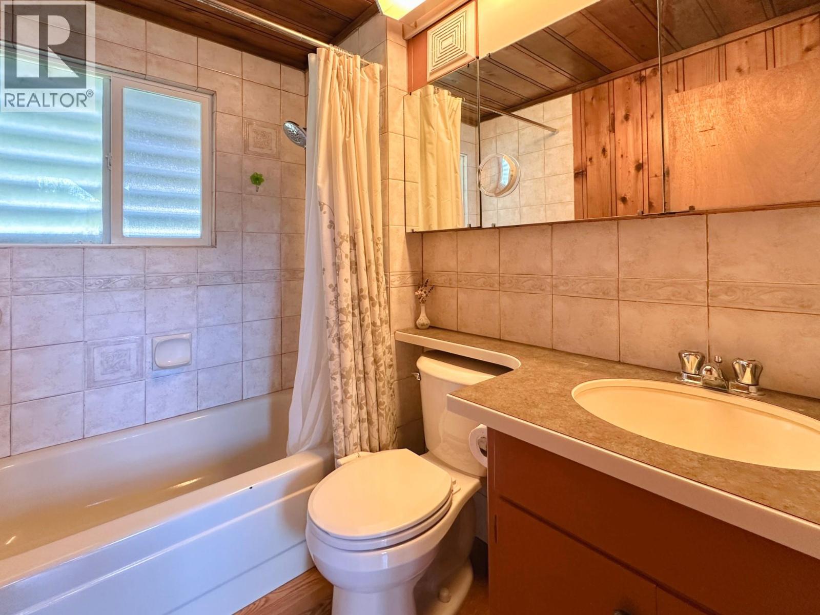 1601 85th Street, Osoyoos